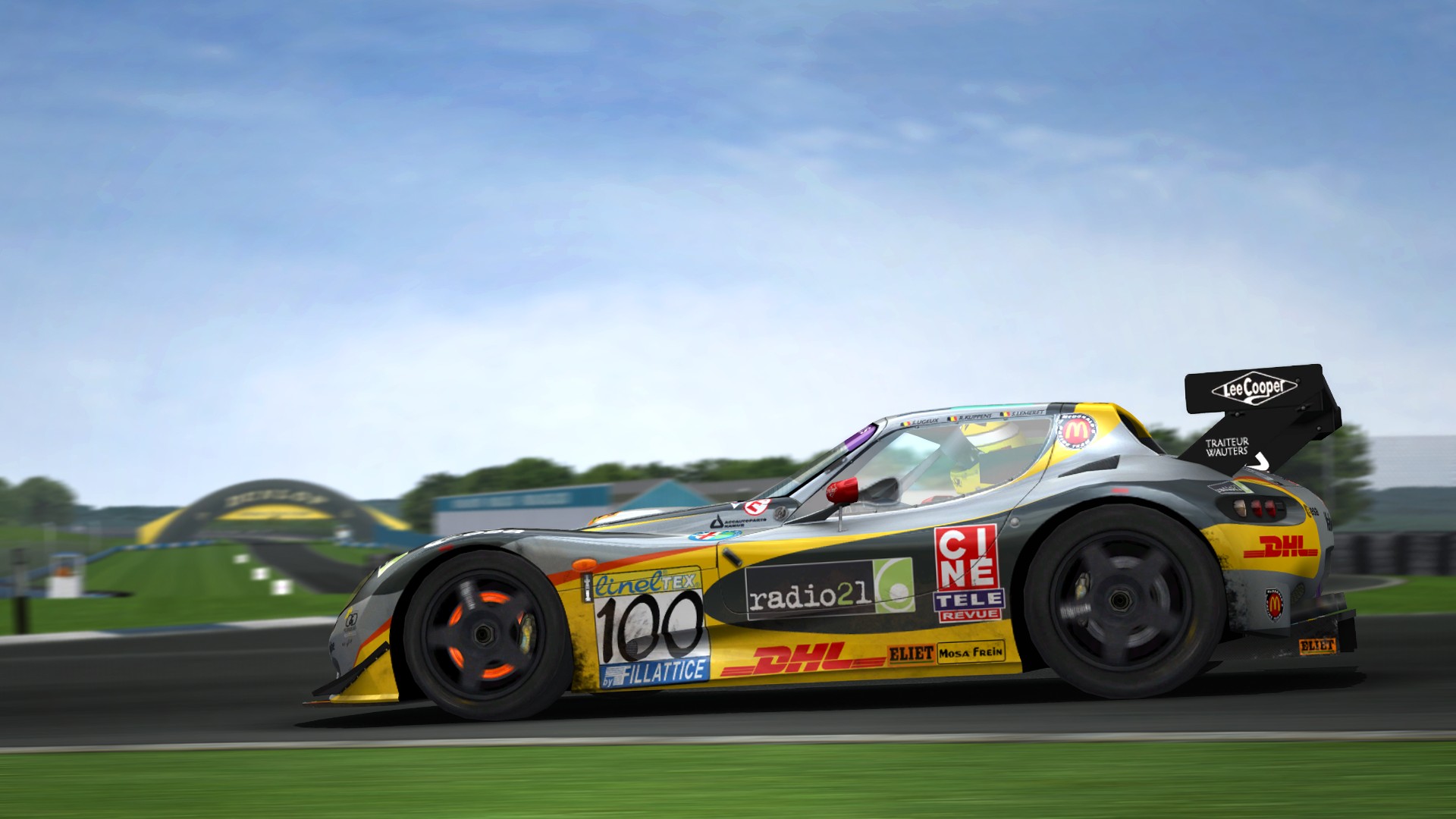 GTR 2 FIA GT Racing Game screenshot