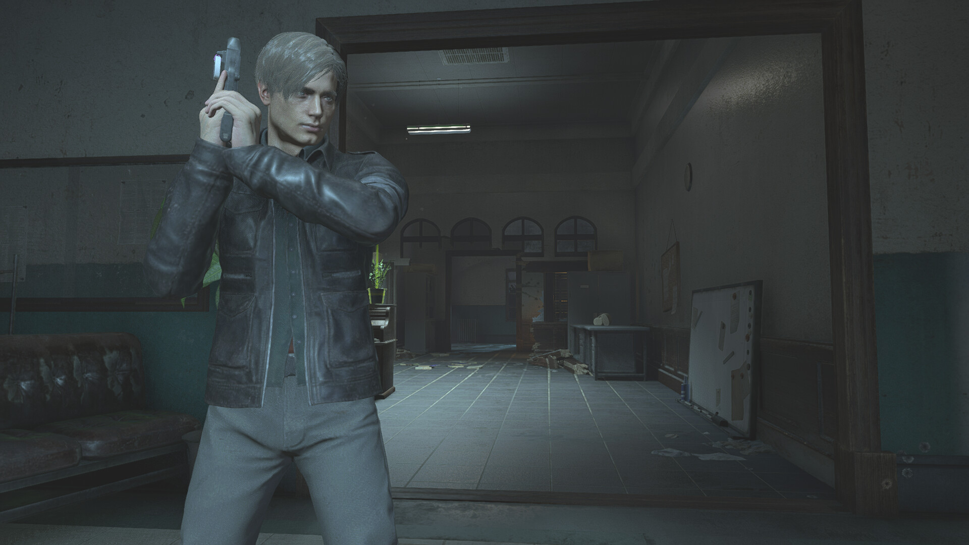 Resident Evil Re:Verse - Leon Skin: Leather Jacket (Resident Evil 6) Featured Screenshot #1