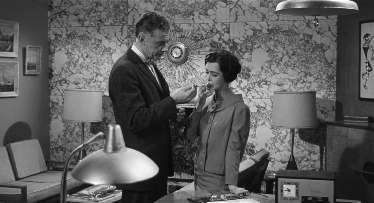 ROUGH KUTS: The Wasp Woman screenshot screenshot 3