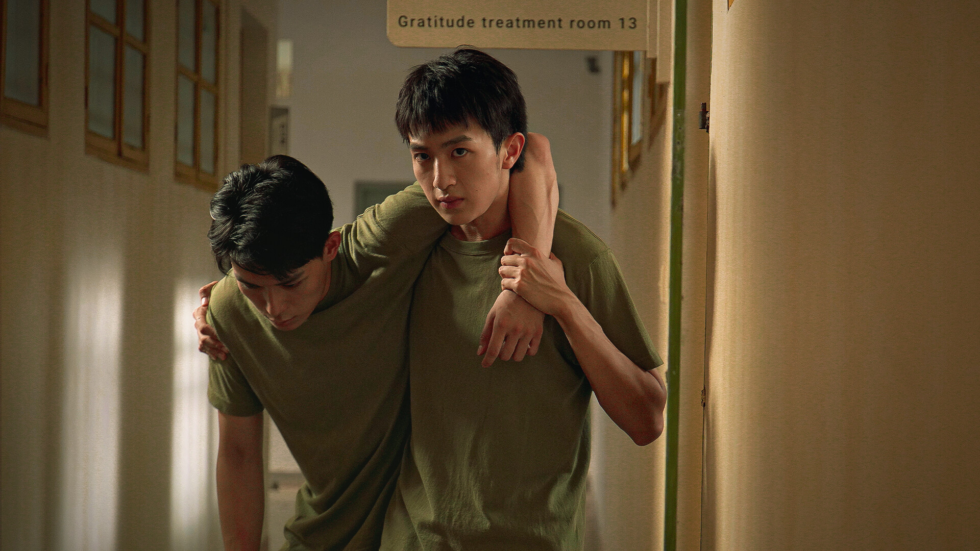 飞越13号房：完整版：上下两篇