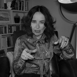 Who Pressed Mute on Uncle Marcus? You are Carol Vorderman 가이드